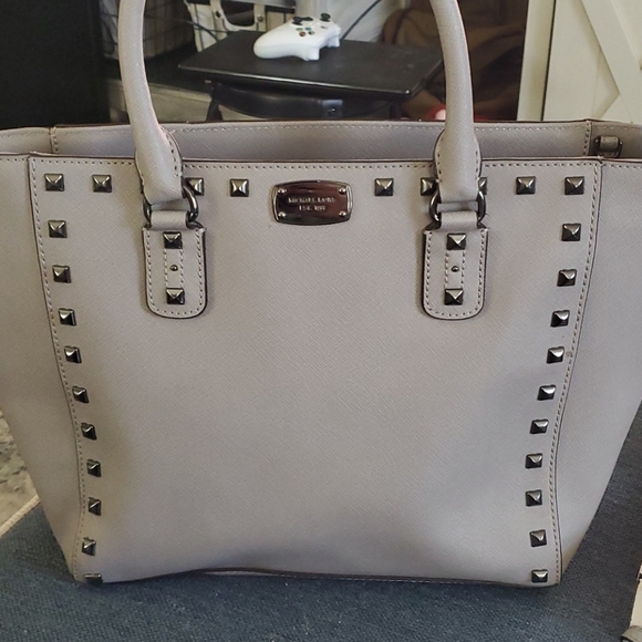 Authentic Michael Kors Purse - Picture 1 of 4